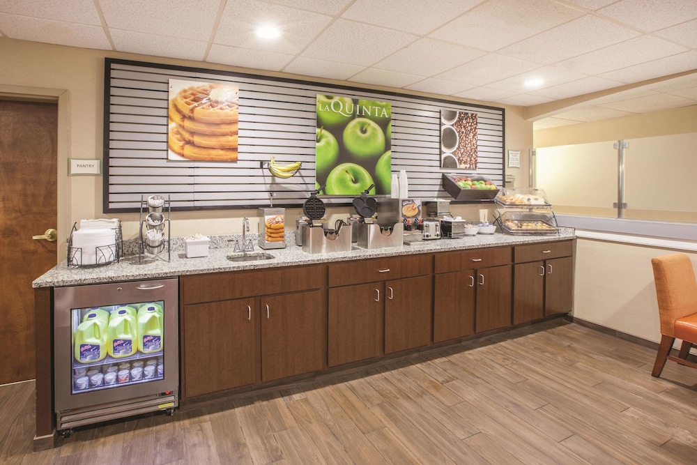 La Quinta Inn & Suites by Wyndham Mechanicsburg - Harrisburg 13/46