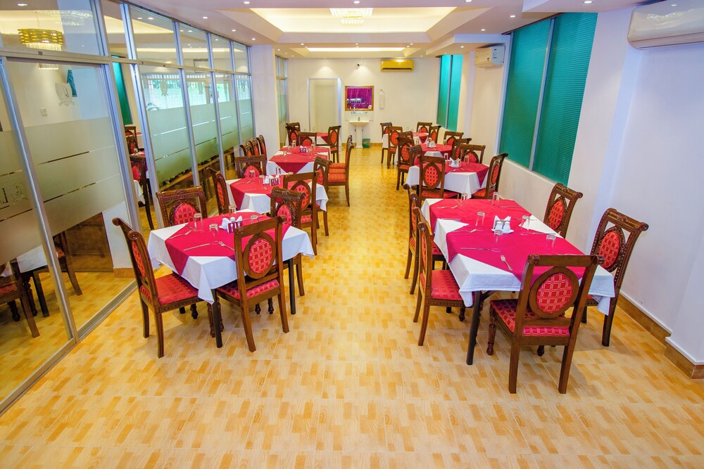 LAUREL HOTEL 33/37