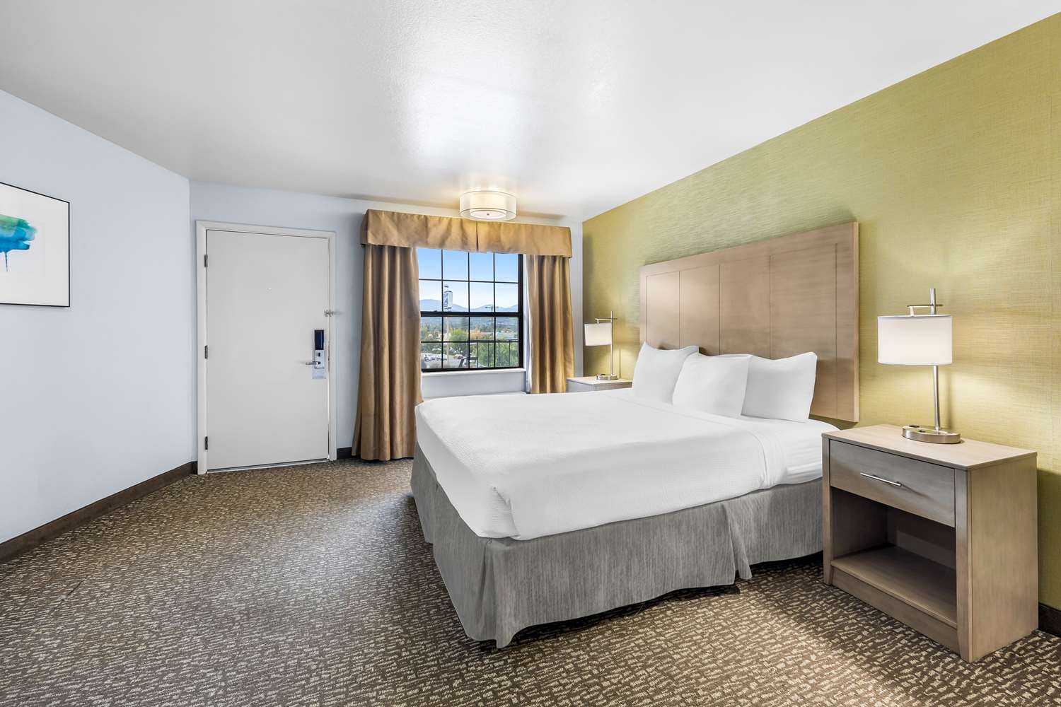 Suite, King Bed, Sofa, Jetted Tub