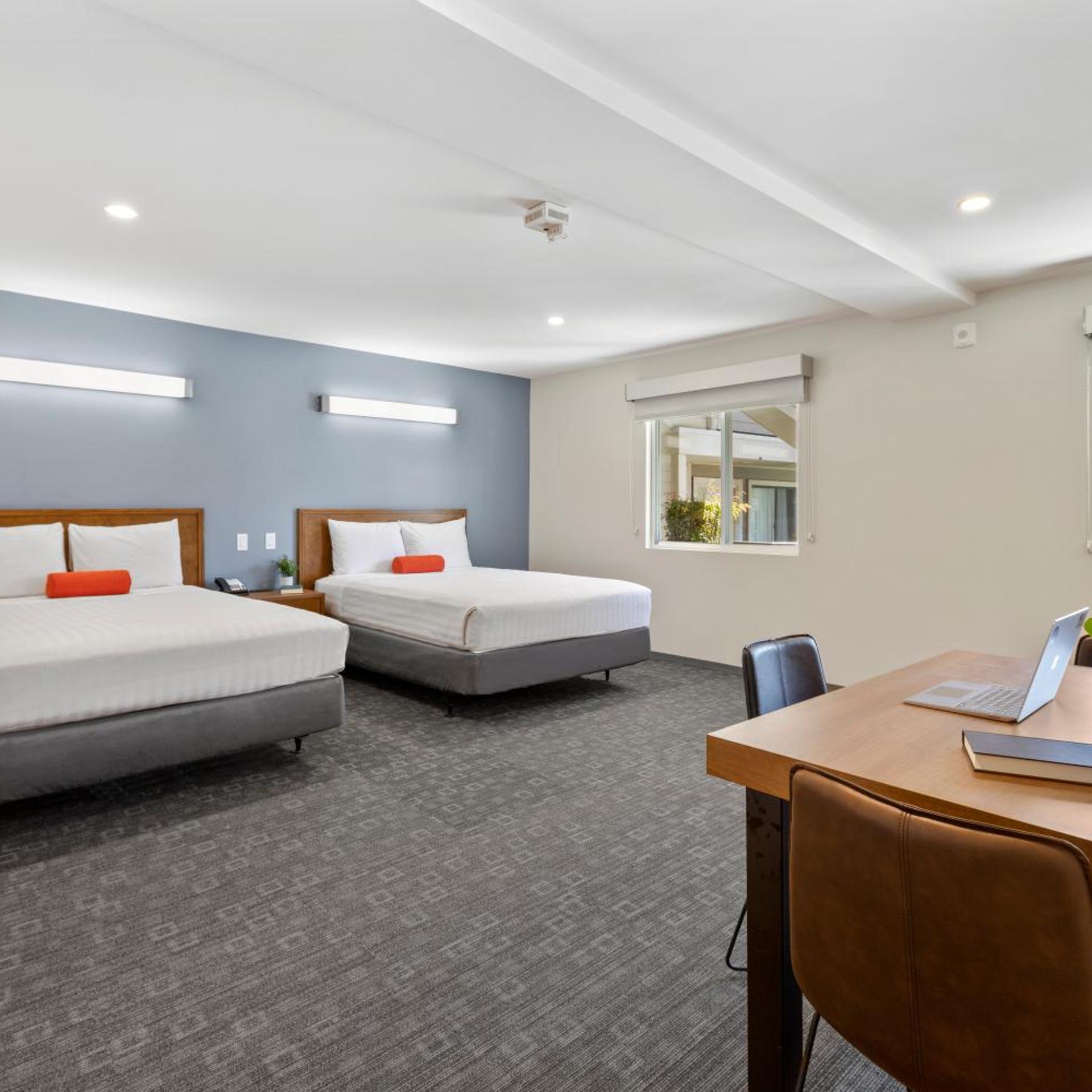 Deluxe, Double Bed