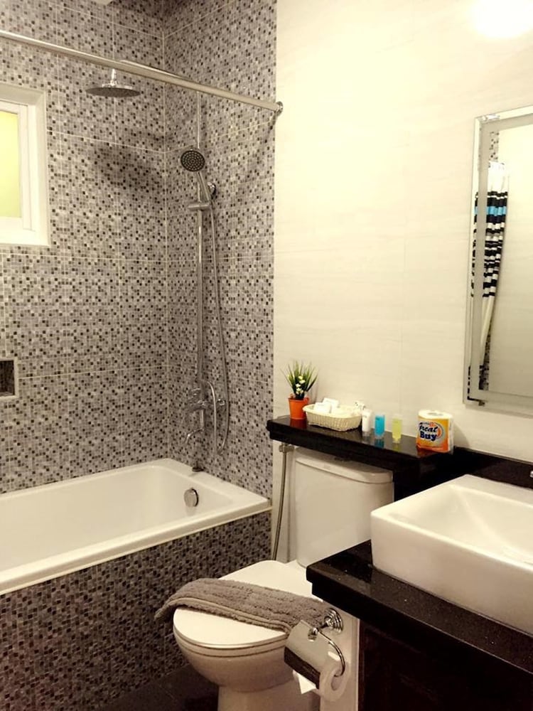 Jo Carter's Hotel & Suites 21/60