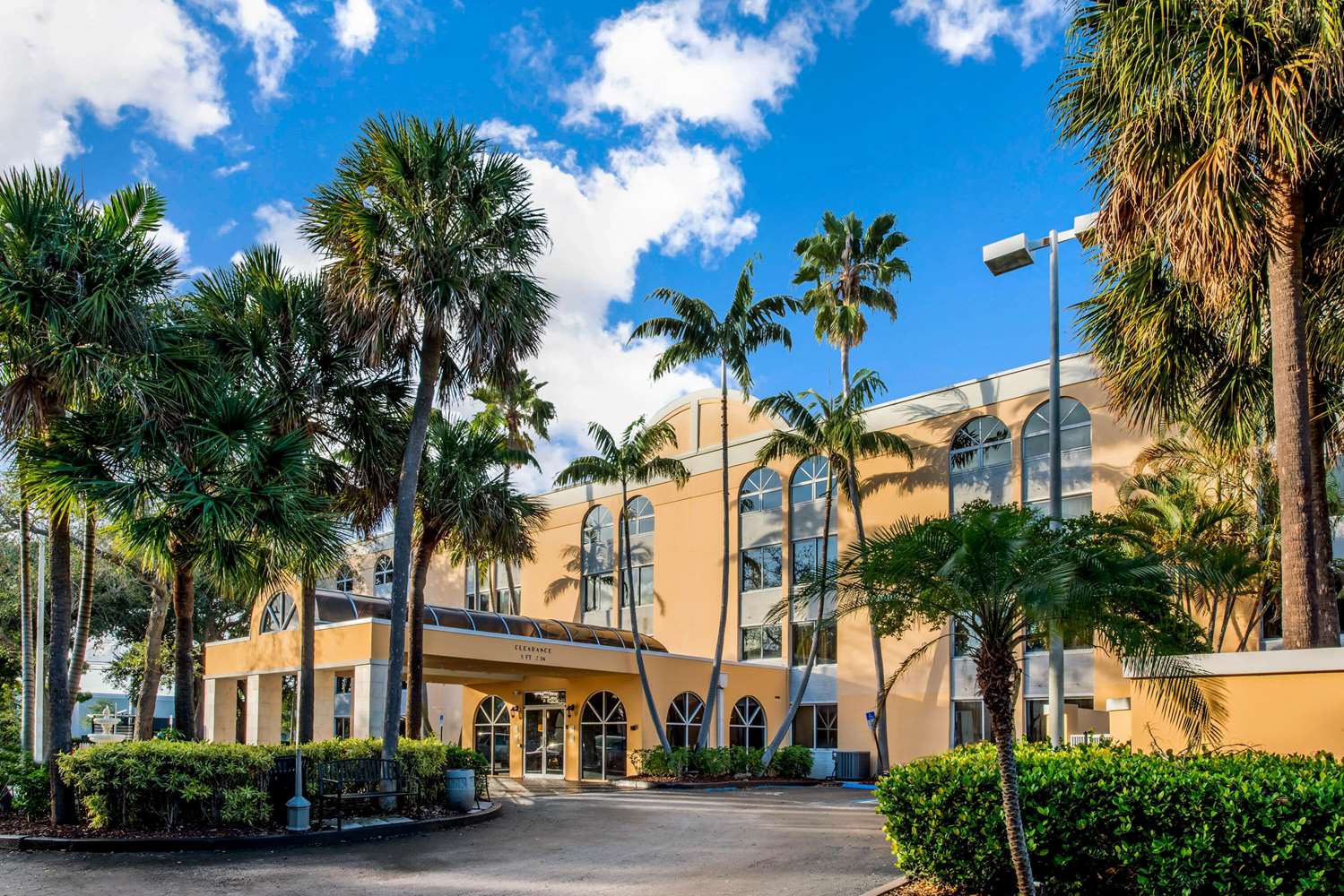 La Quinta Inn & Suites by Wyndham Fort Lauderdale Tamarac 22/32