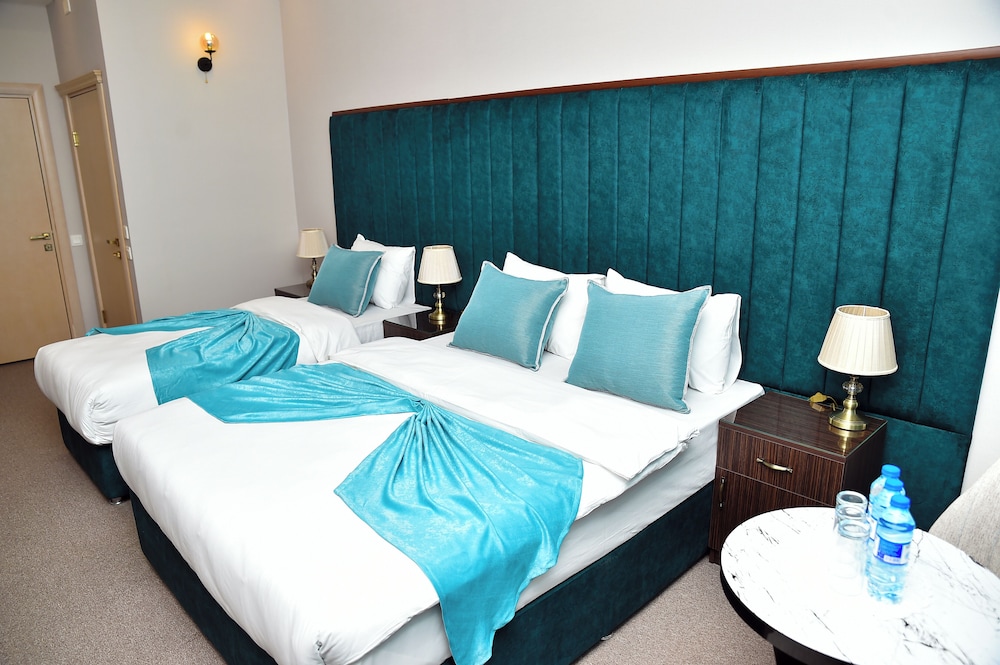 Karat Inn 15/50