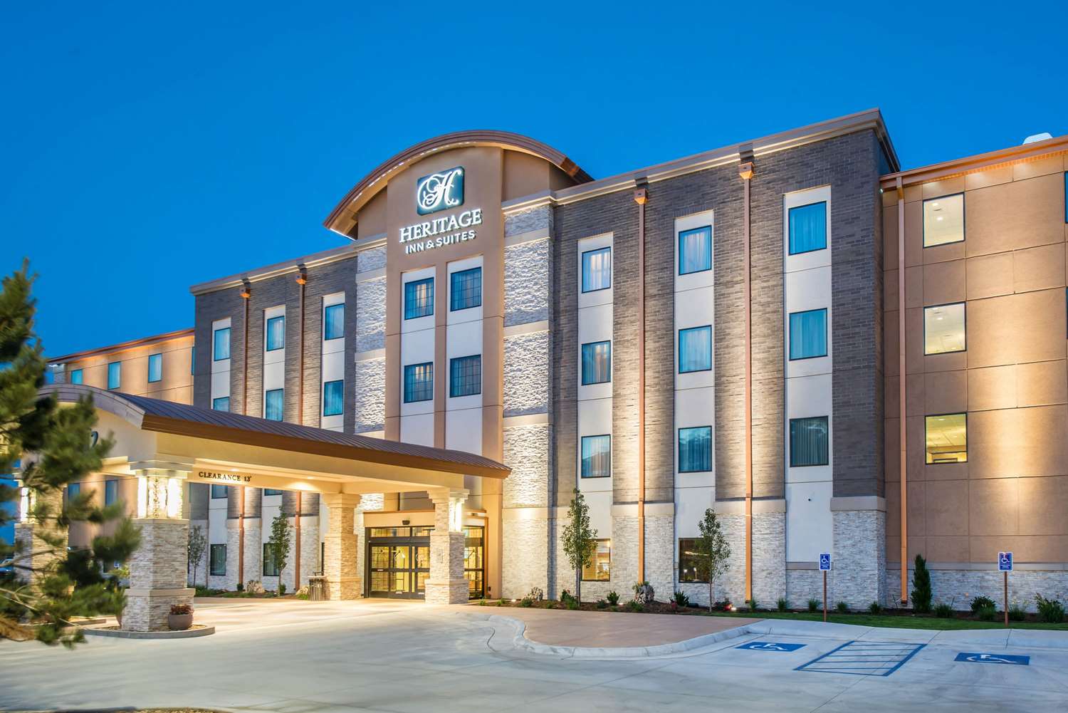 The Heritage Inn & Suites An Ascend Hotel Collection Member 24/27