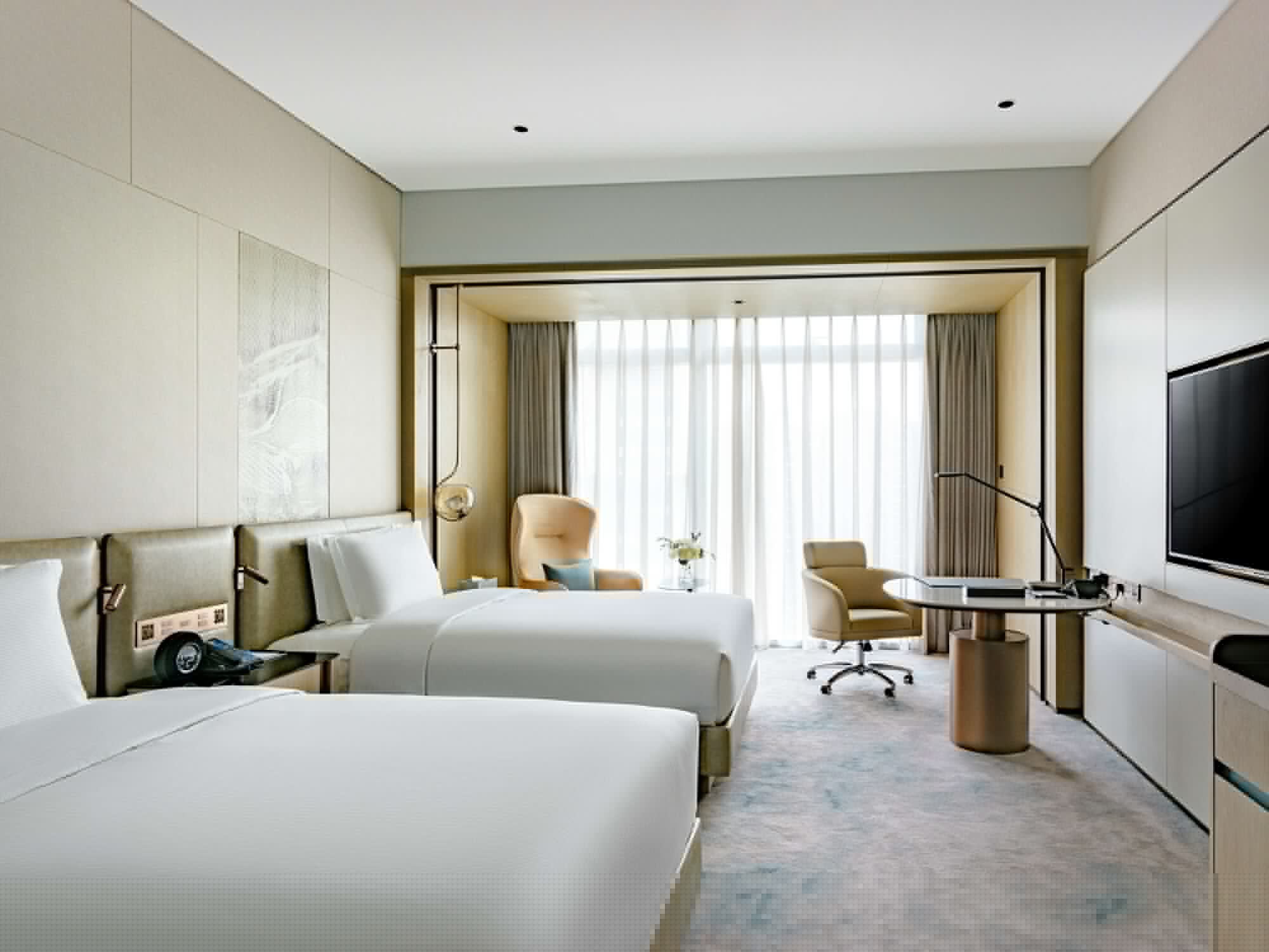 EXECUTIVE, TWIN BEDS