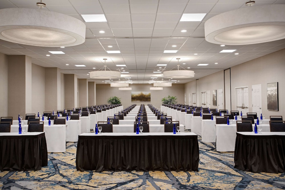 Embassy Suites by Hilton Orlando International Drive Convention Center 43/49