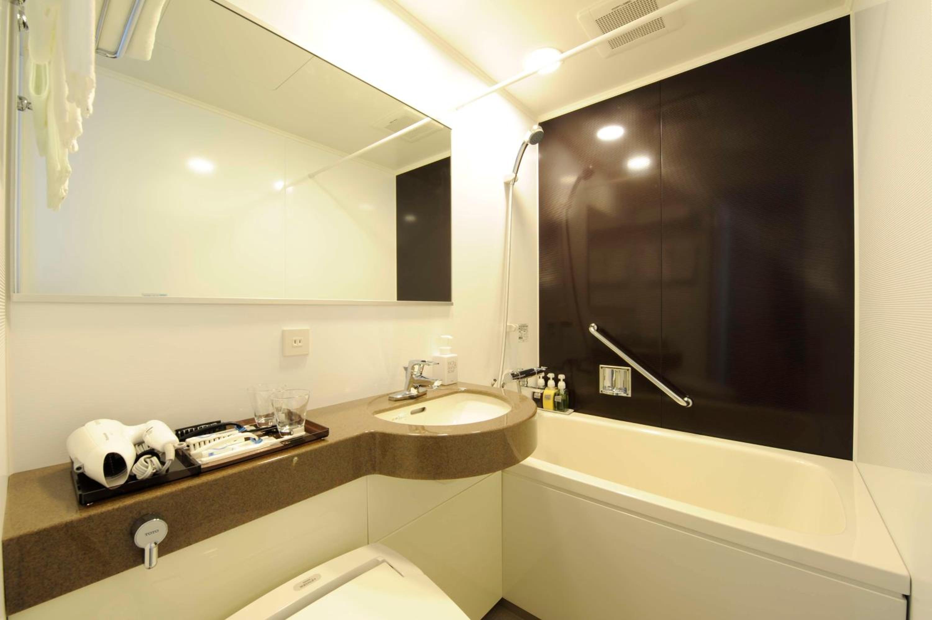 غرفة عائلية بأربعة أسرّة بغرفتي نوم، Best Western Fino Shinsaibashi 5/6