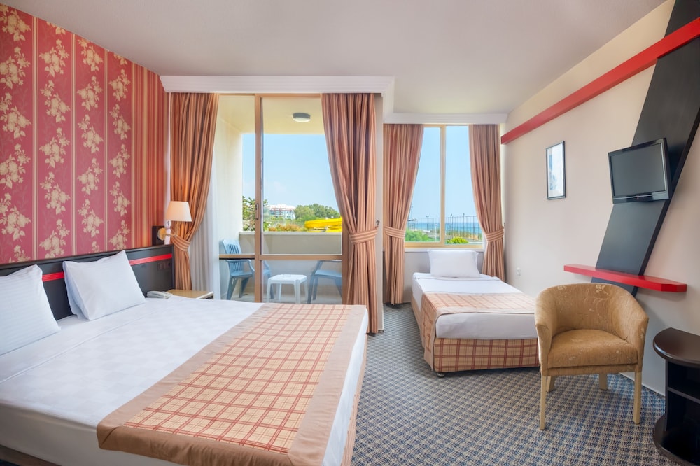 Senza Sunset Beach Hotel 47/87