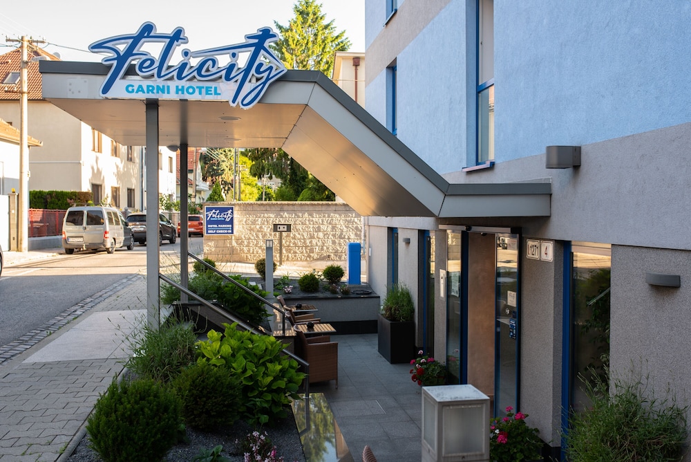 Hotel Blue Garni 56/58