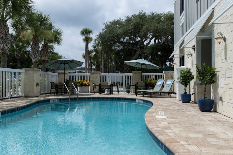 Hampton Inn New Smyrna Beach 7/75