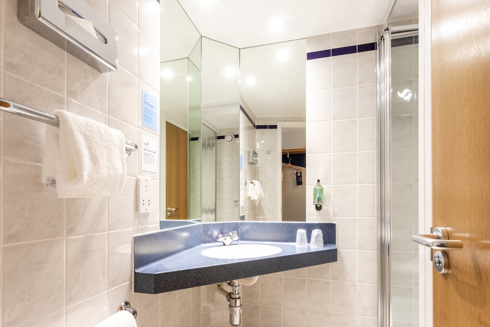 Holiday Inn Express Perth 21/72