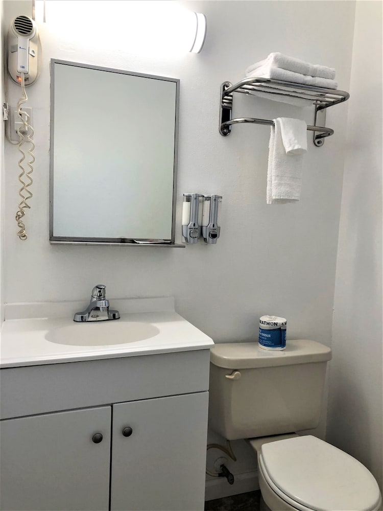 Blue Coast Inn and Suites 41/41
