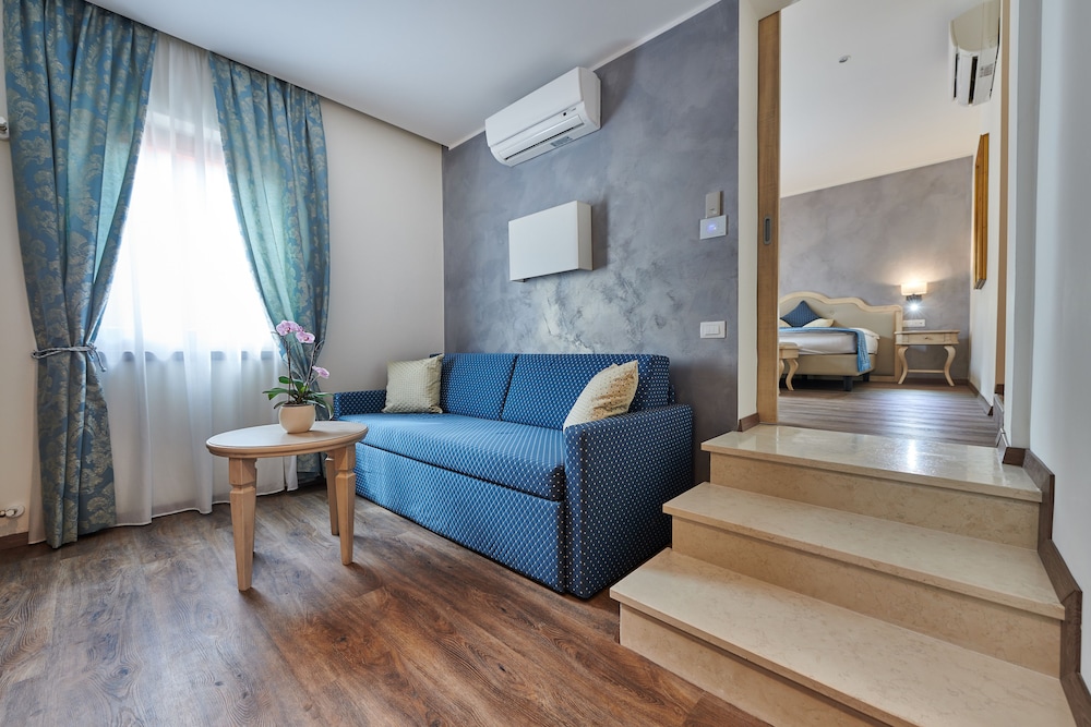 Boutique Hotel Brenzone 51/78