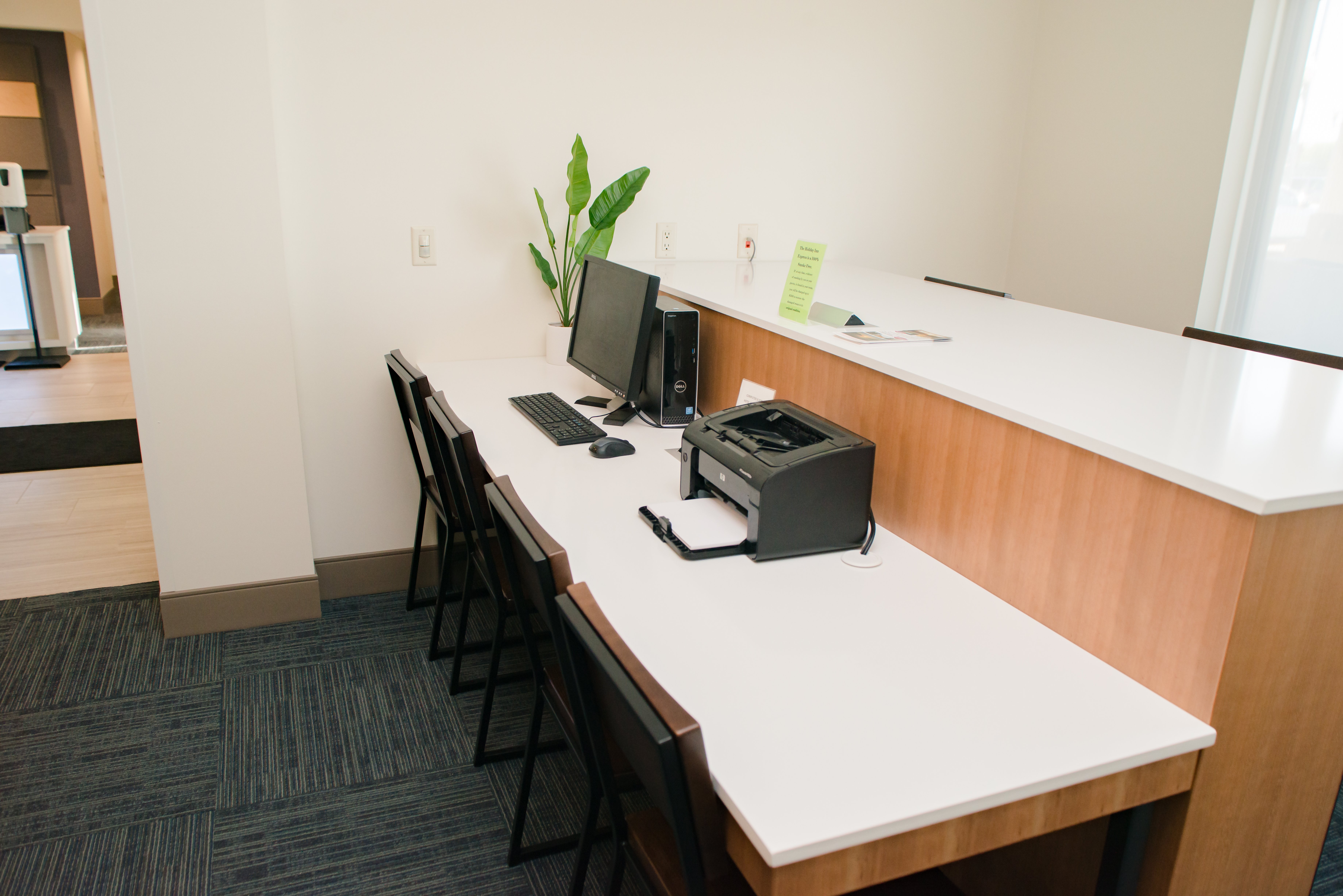 Holiday Inn Express Hotel Suites Winona 47/49