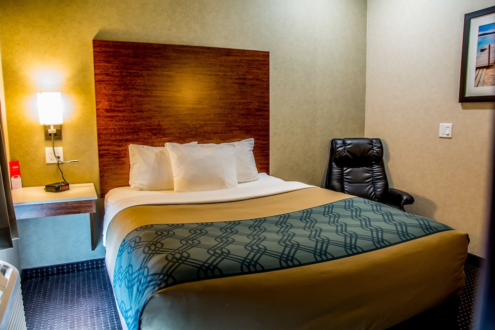 Econo Lodge Fox Creek, AB 16/28