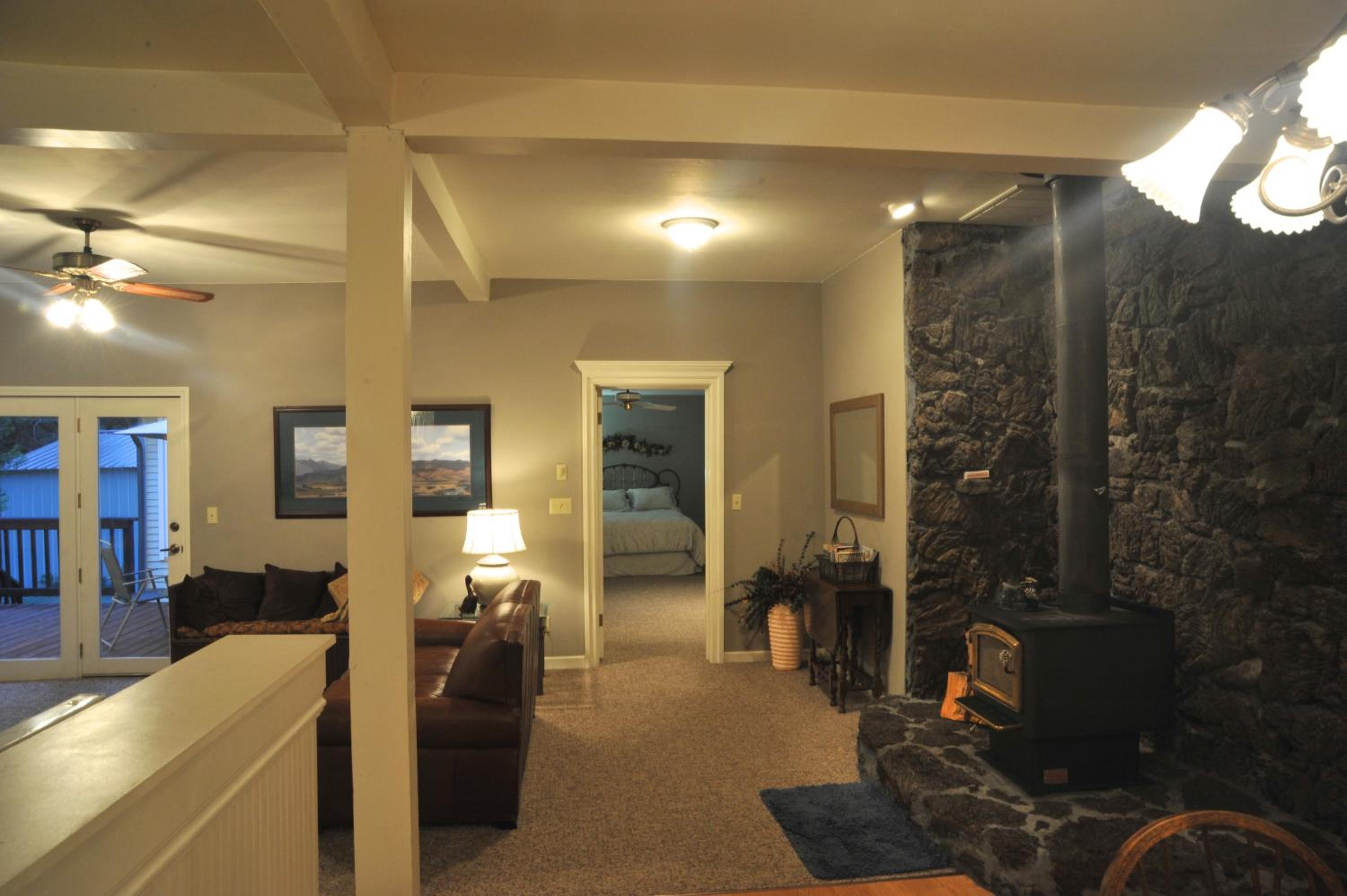 McCloud Hotel 25/50