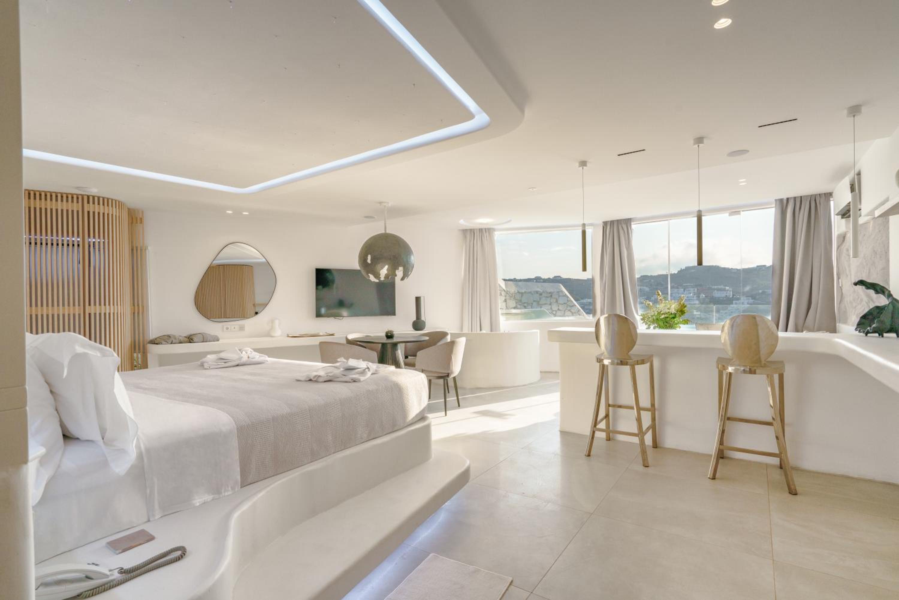 Honeymoon, Mykon, Luxury, Suite, Hot Tub