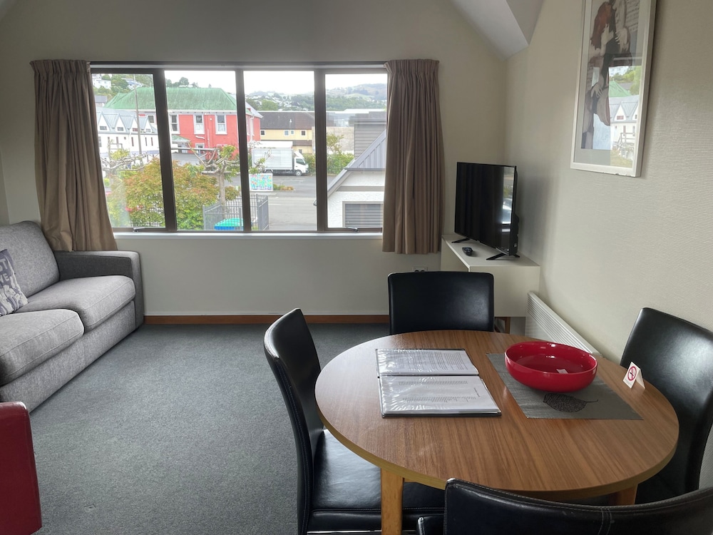 Allan Court Motel 37/66
