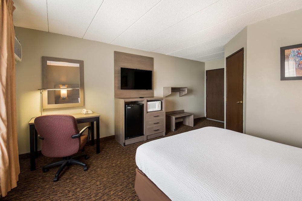 Senior, Queen Bed, Accessible