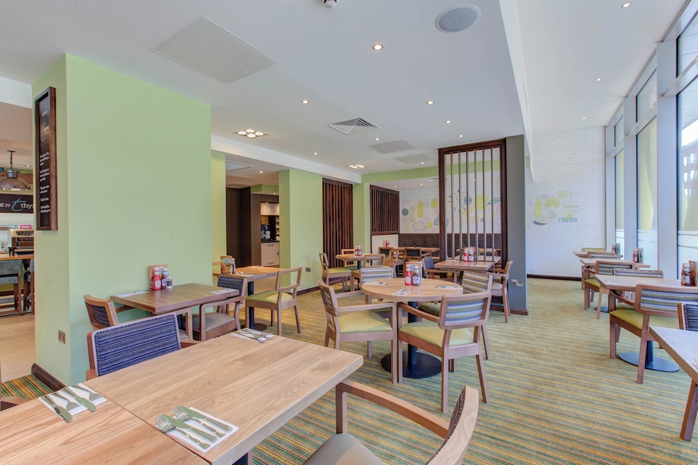 Premier Inn Cardiff Bay 34/45