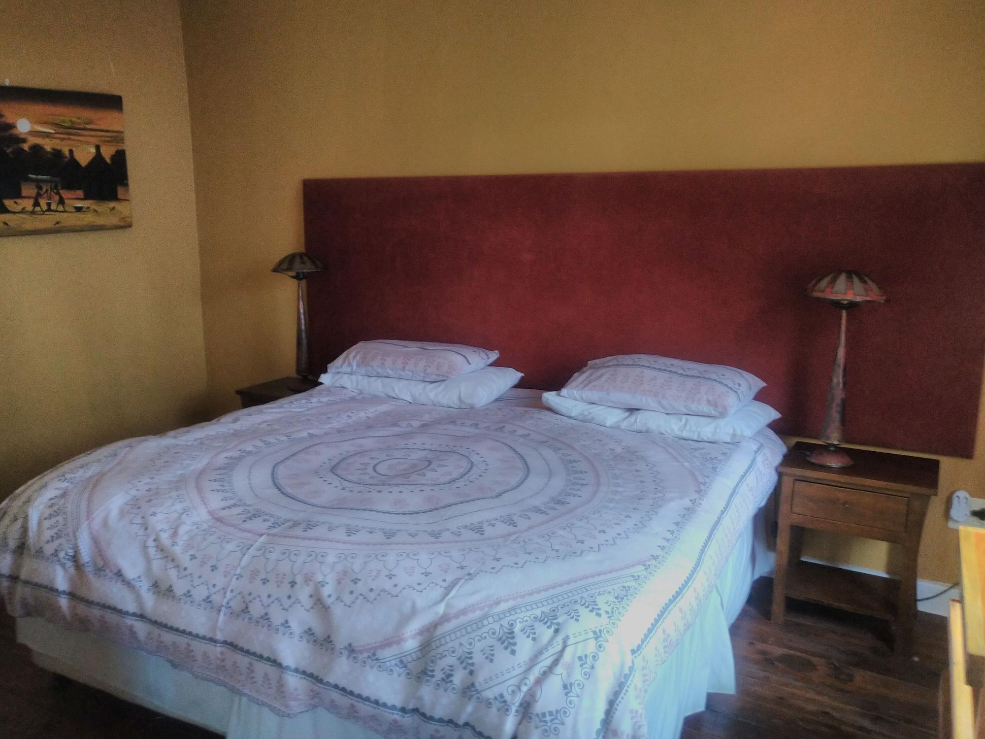 Sleepy Gecko Guesthouse 6/14