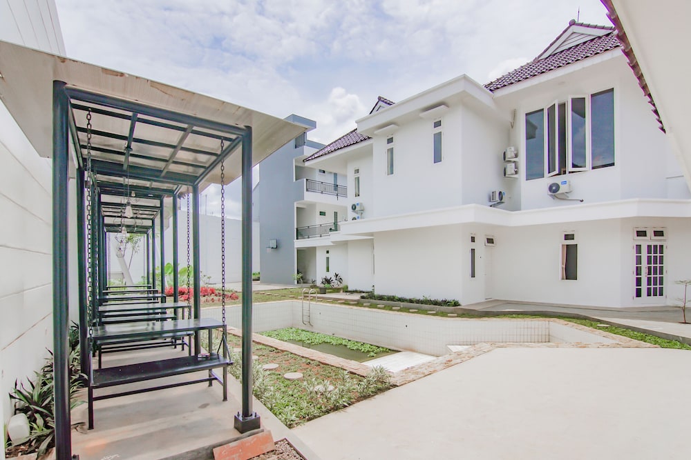 Super OYO 90342 Kemang Garden 39/39