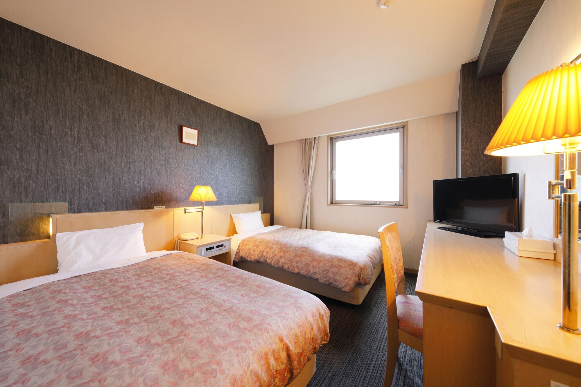 ROOM, TWIN BEDS