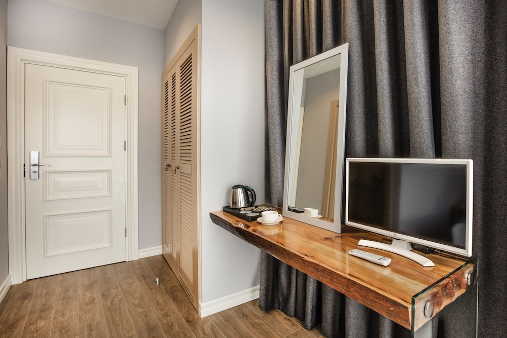 Eliada Hotel 25/29