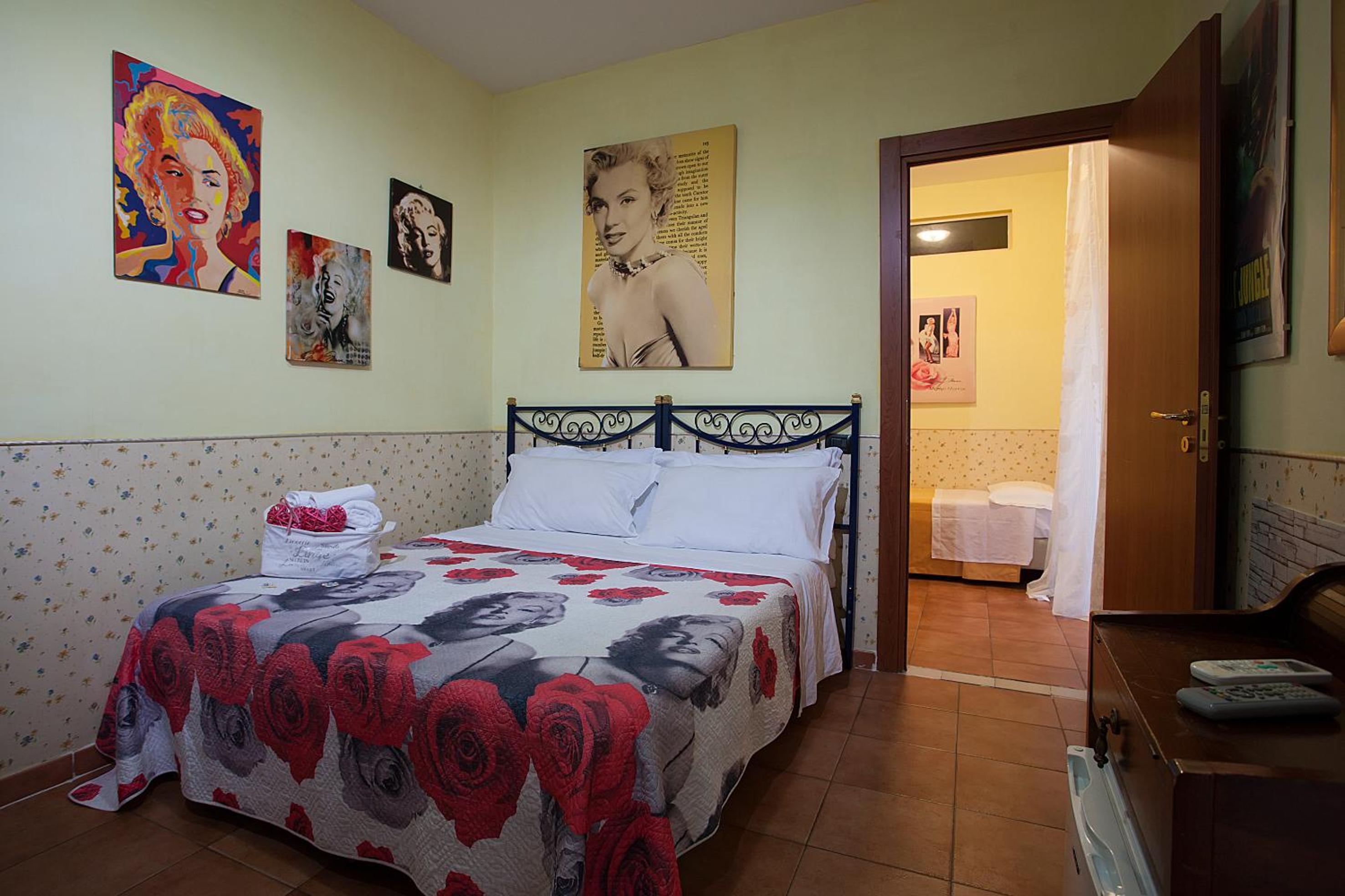 غرفة رباعية بشرفة، Hotel Cine Holiday 2/7