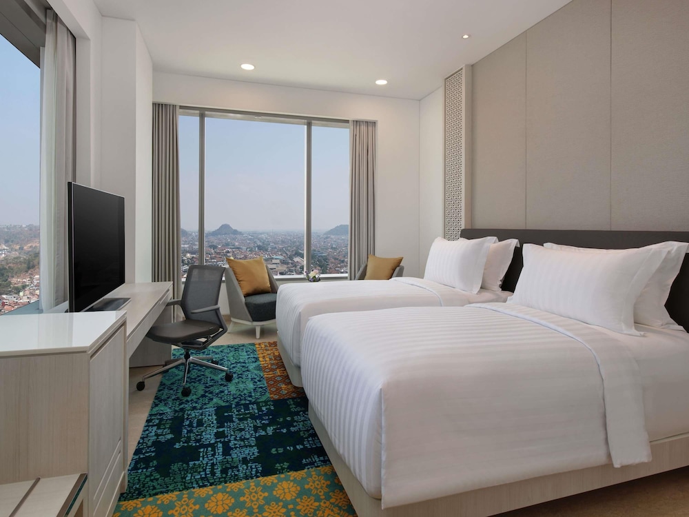 Grand Mercure Lampung 8/25