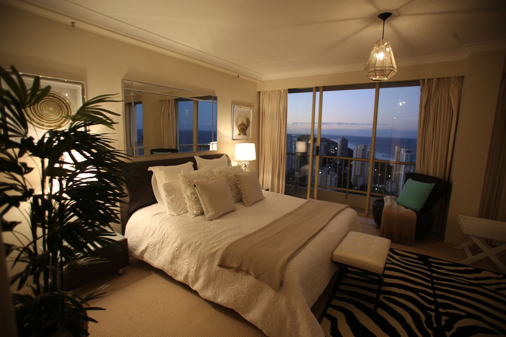 Contessa Condominiums 13/50