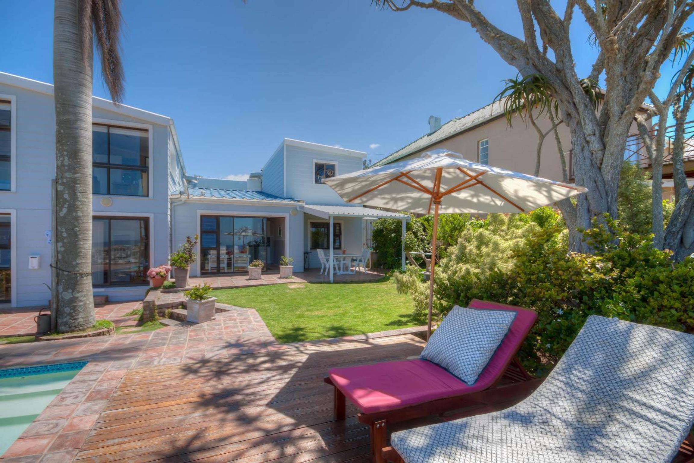 The Lookout Guest House 27/37