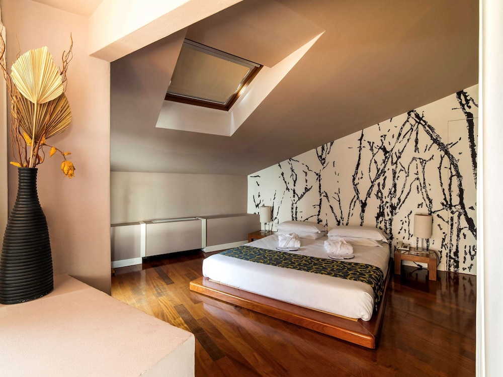 Ferrara Hotel 11/66