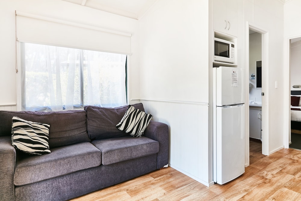 ANGLESEA BEACHFRONT FAMILY CARAVAN PARK 22/50