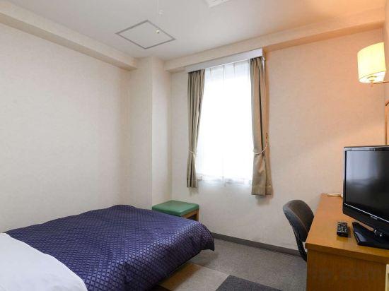 Semi Room, Semi Double Bed