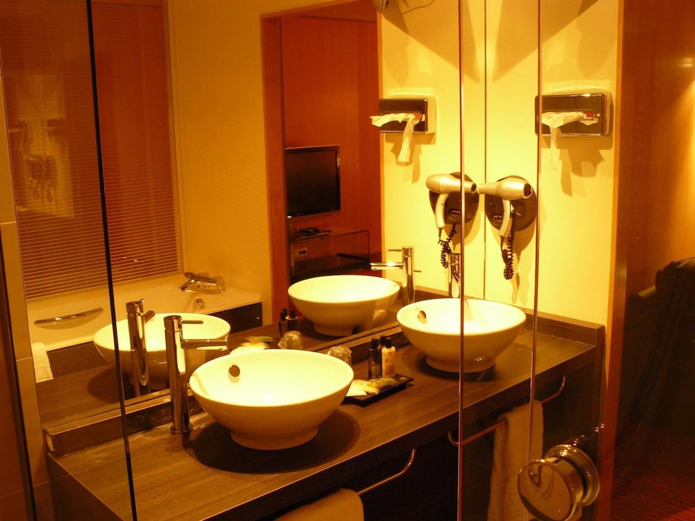 Residhome Suites Paris Senart 60/72
