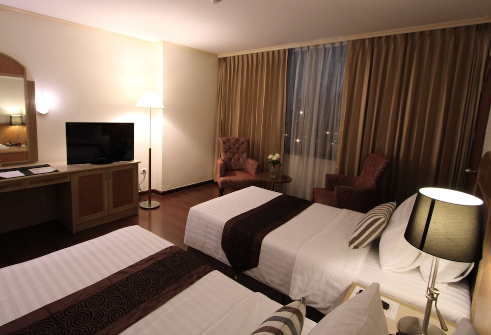 Grand Tower Inn Rama VI 29/70