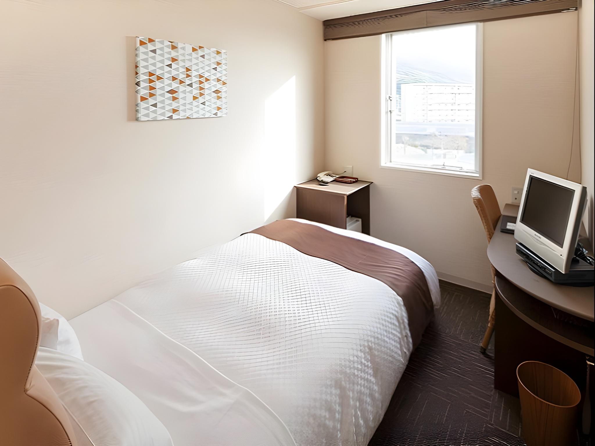 Semi Room, Semi Double Bed, Small, Smoking