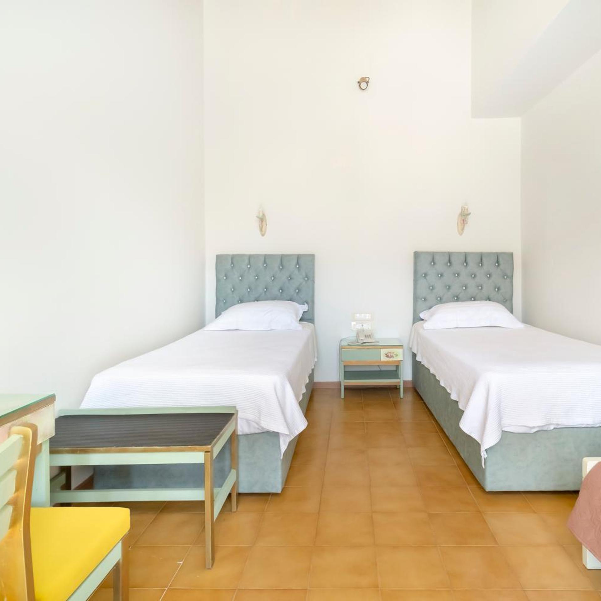 غرفة ثلاثية بإطلالة على الحديقة، Hotel Agia Markella 10/10