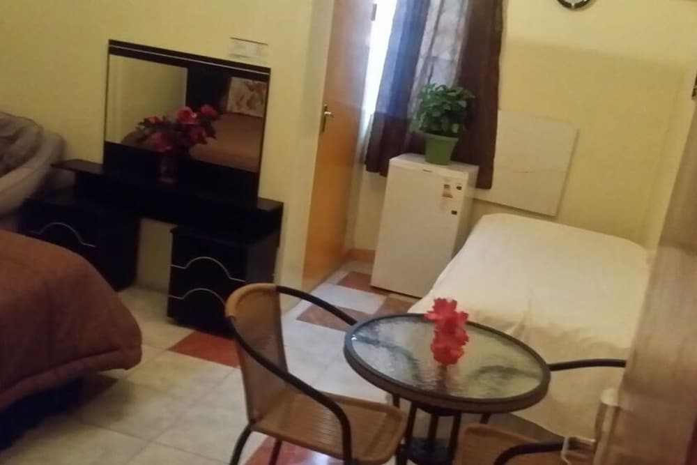 New Arrival Guest House 4/6
