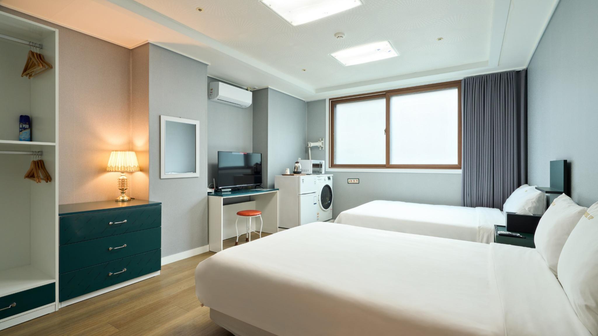 Family, Twin Beds