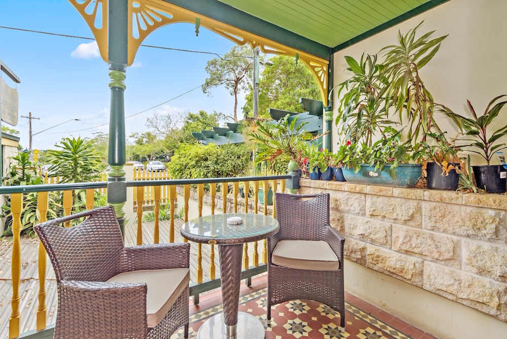 The Charrington Boutique Hotel 54/58