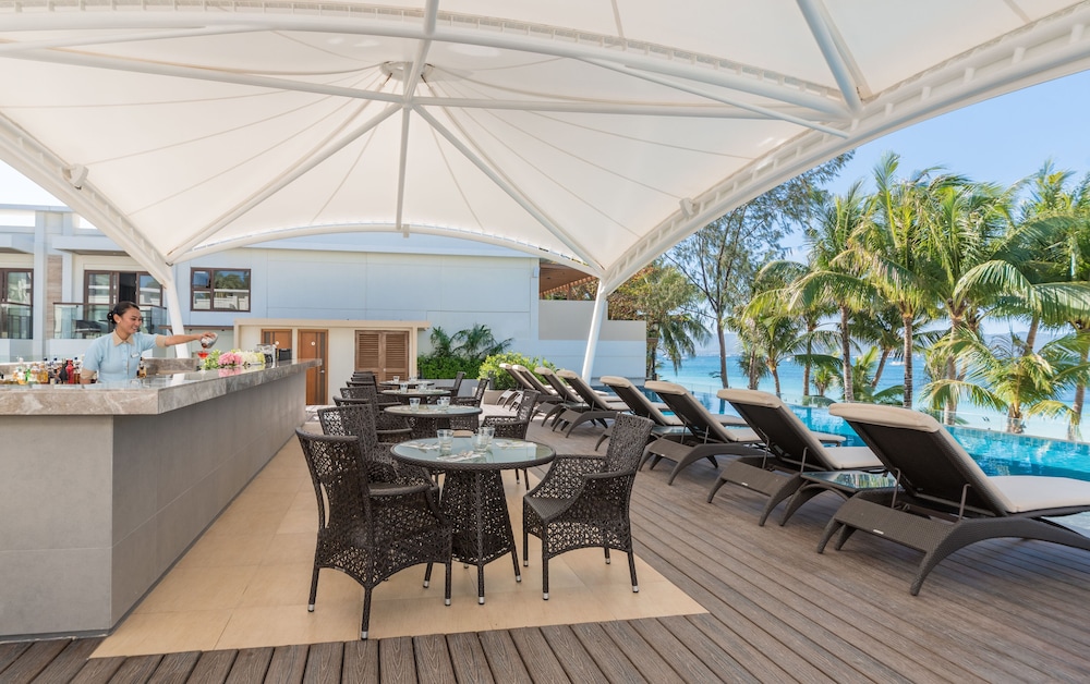 Henann Palm Beach Resort 25/30