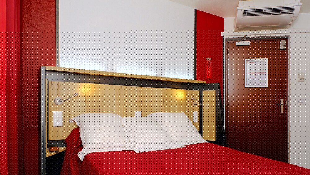 In Hotel 14/54