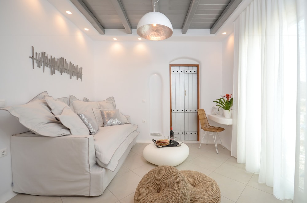 Naxos Euphoria Suites 42/69
