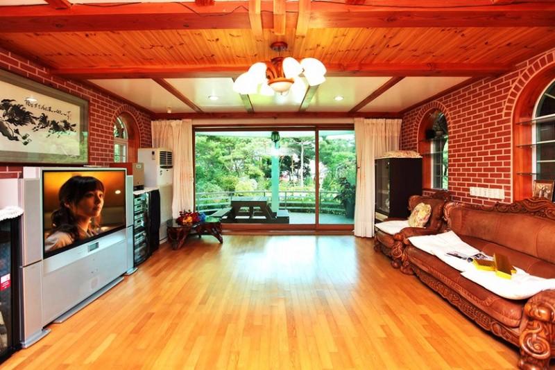 Gyeongju Lakeside Waltz Pension 7/22