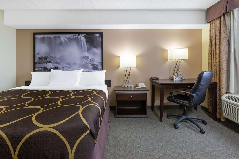 Super 8 By Wyndham Niagara Falls By The Falls 36/39