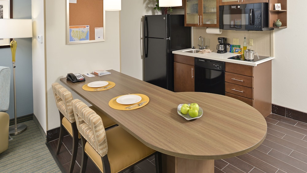 Candlewood Suites Houma 30/42