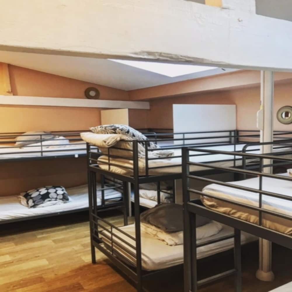 Trendy Hostel 24/35