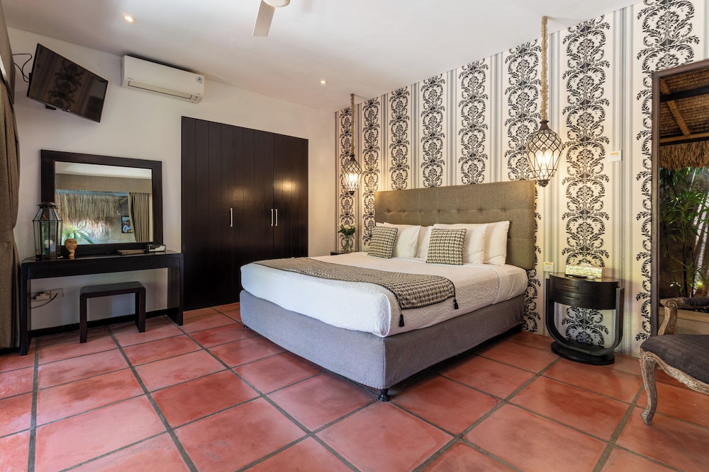 4 Bedrooms, Deluxe, Villa, 4 King Beds, Single Bed, Pool Side